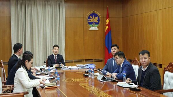 Улсын онцгой комиссын хурлаар хөдөө аж ахуйн салбарын өвөлжилт, хаваржилтын бэлтгэлийг танилцууллаа Улсын онцгой комиссын хурлаар хөдөө аж ахуйн салбарын өвөлжилт, хаваржилтын бэлтгэлийг танилцууллаа - Sputnik Монгол Улс