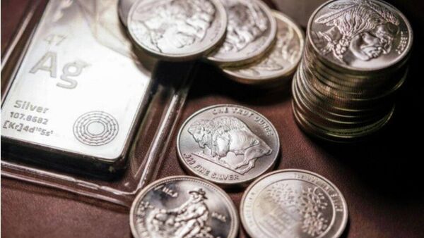 Мөнгөний үнэ түүхэндээ анх удаа 63 ам Мөнгөний үнэ түүхэндээ анх удаа 63 ам - Sputnik Монгол Улс