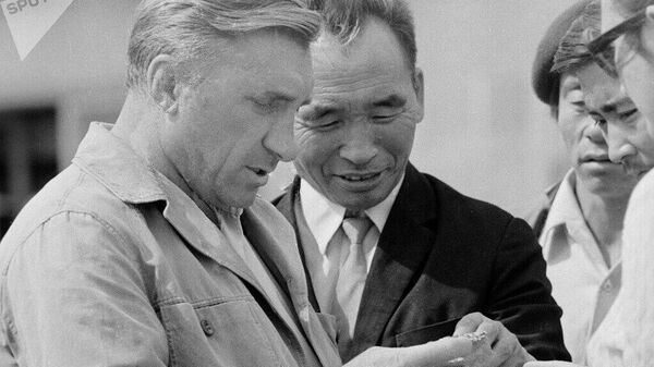 Эрдэнэт хот байгуулагдсаны 50 жилийн ойг тохиолдуулан Sputnik агентлаг архивын зургуудаас хүргэж байна Эрдэнэт хот байгуулагдсаны 50 жилийн ойг тохиолдуулан Sputnik агентлаг архивын зургуудаас хүргэж байна - Sputnik Монгол Улс