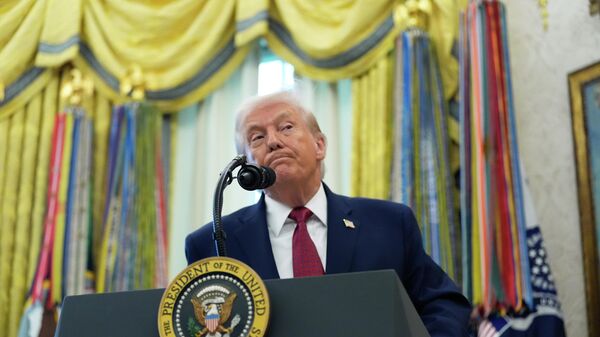 President Donald Trump speaks during a Mexican Border Defense Medal presentation in the Oval Office of the White House, Monday, Dec. 15, 2025, in Washington - Sputnik Монгол Улс