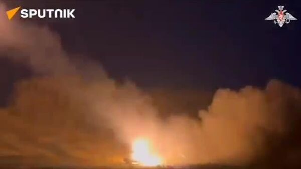 💥🇷🇺 Оросын Град пуужингийн систем Сумы мужид Украины бэхлэгдсэн байрлал болон инженерийн байгууламжуудыг устгажээ - Sputnik Монгол Улс