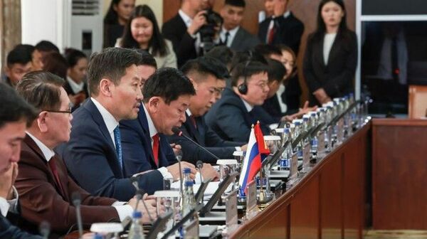 🇲🇳🇷🇺 Монгол, Оросын Засгийн газар хоорондын комиссын хуралдааны протоколд гарын үсэг зурлаа - Sputnik Монгол Улс