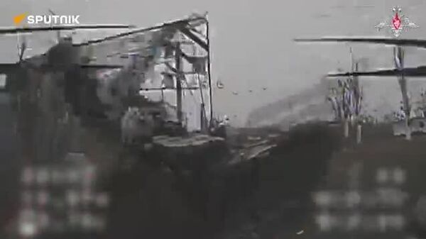 🇷🇺 Оросын Рубикон төвийн багийнхан Украины цэргүүдийг фронтын шугамын дагуу хөөж байна - Sputnik Монгол Улс