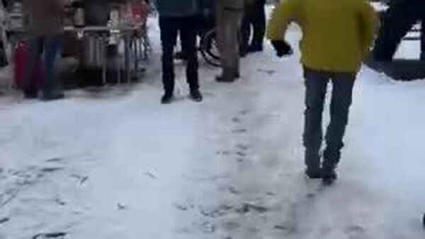 🇩🇪 Зүүний үзэлтэй радикал бүлэглэл Vulkangruppe хотын цахилгааны сүлжээнд халдсаны дараа Берлиний хэдэн арван мянган оршин суугч цахилгаангүй болсон - Sputnik Монгол Улс