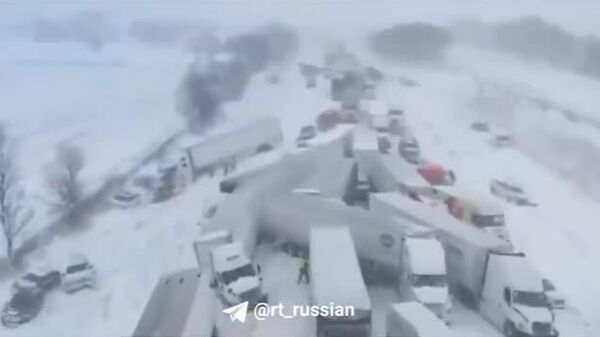 🚨 АНУ-ын Мичиган мужид цас орсны улмаас хурдны зам дээр 100 гаруй машин мөргөлдсөн томоохон осол гарчээ - Sputnik Монгол Улс