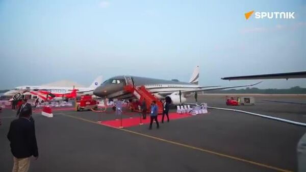 🇷🇺 Оросын Aurus: Sukhoi VIP тийрэлтэт онгоц Wings India 2026 үзэсгэлэн дээр шуугиан тарьж байна - Sputnik Монгол Улс
