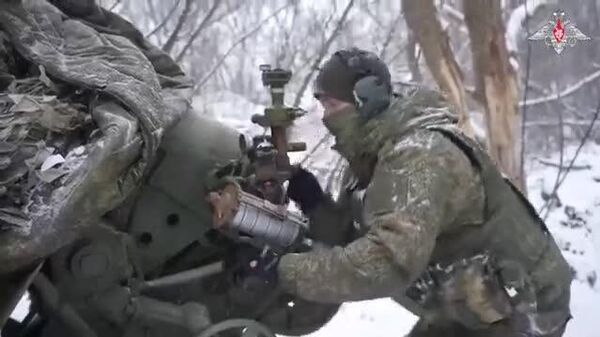 📹 Оросын их бууны анги дайсны бэхлэлтийг үнс болгож хувиргав - Sputnik Монгол Улс