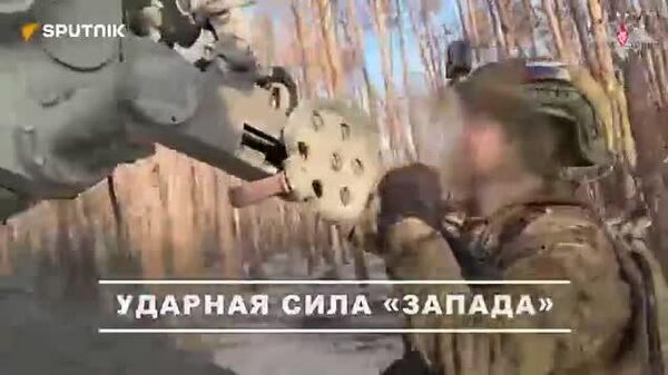 🇷🇺 Запад байлдааны бүлгийн Оросын Град олон харвалттай пуужингийн системийн баг Харьков мужийн Купянскийн ойролцоох Украины цэргийн техник хэрэгсэл, бэхлэлтийг устгажээ - Sputnik Монгол Улс