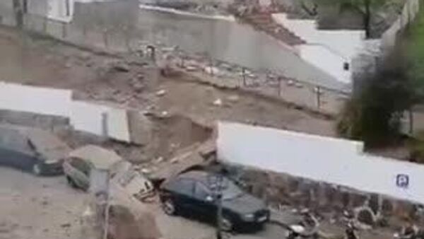 🚨🇪🇸 Испанид чулуун нуралтаас болж нэг хүн гэмтжээ - Sputnik Монгол Улс