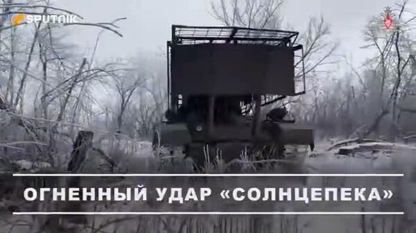 🔥 🇷🇺 Оросын орчин үеийн гал шидэгч автомат их буу TOS-1A Солнцепек нь Покровскийн ойролцоох ойн бүсэд Украины гол бэхлэлтийг устгав - Sputnik Монгол Улс