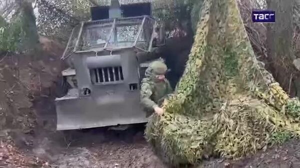 ▶️ Пуужингийн их бууны анги Днепропетровск мужид Украины зэвсэгт хүчний байрлалыг устгасан гэж Оросын Батлан ​​​​хамгаалах яам мэдээлэв - Sputnik Монгол Улс