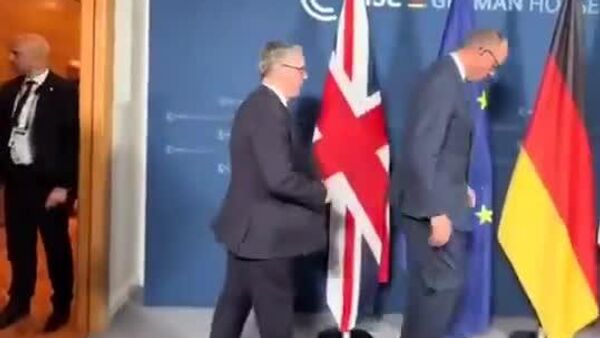 🚨 Франц, Германы харилцаа гүн хямралд орж, тив задрах аюулд ороод байна гэж Berliner Zeitung сонинд бичжээ - Sputnik Монгол Улс