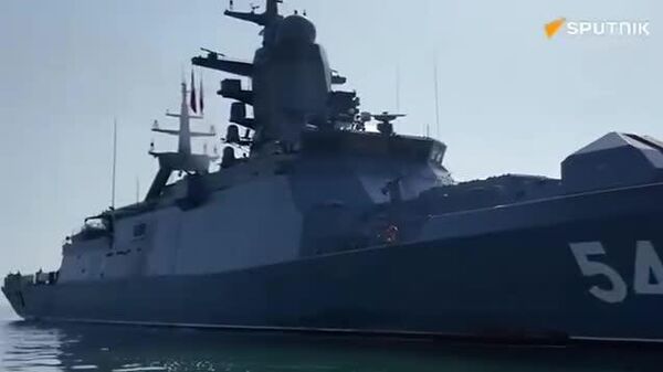 🇷🇺 🇮🇷 Орос, Ираны тэнгисийн цэргийн хүчин Оманы буланд маневр хийж байна - Sputnik Монгол Улс