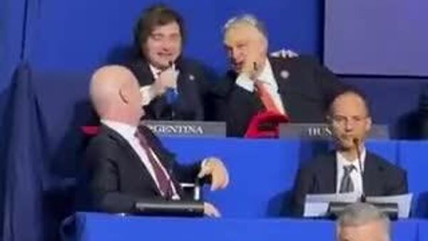 🇦🇷🇭🇺 Аргентины Ерөнхийлөгч Хавьер Майли, Унгарын Ерөнхий сайд Виктор Орбан нар Вашингтонд болсон Энхтайвны Зөвлөлийн анхдугаар хуралдаан дээр цагийг зугаатай өнгөрүүлжээ - Sputnik Монгол Улс