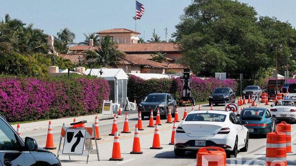 📥Трампын эдлэнд нэвтэрсэн зэвсэгт этгээдийг хамгаалалтынхан буудан хөнөөлөө - Sputnik Монгол Улс