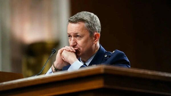 🚨АНУ-ын Штабын дарга нарын нэгдсэн хорооны дарга генерал Дэн Кайн Ерөнхийлөгч Трампыг Иранд цохилт өгөхгүй байхыг уриалж, Ирантай хийх аливаа мөргөлдөөн нь урьдчилан таамаглах аргагүй, удаан үргэлжилсэн мөргөлдөөн-д хүргэж болзошгүй гэж Axios мэдээлэв - Sputnik Монгол Улс