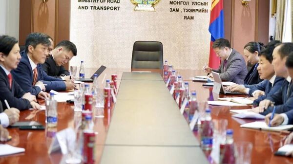 🇲🇳 Багахангай–Хөшигийн хөндий чиглэлийн төмөр замын терминалын эхний ээлжийн суурь дэд бүтцийг барихад хөрөнгө оруулах саналыг Дэлхийн банкны суурин төлөөлөгч Таехюн Лид тавив - Sputnik Монгол Улс