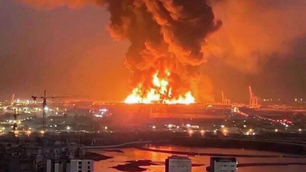 🇺🇸🔥 Иракийн Курдистаны Эрбил дэх АНУ-ын баазад Иран баллистик пуужин болон нисгэгчгүй онгоцоор цохилт өгөв - Sputnik Монгол Улс