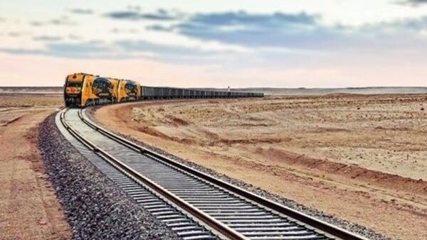 🇲🇳🚆“Монголын төмөр зам” ТӨХК нь Тавантолгойн бүлэг ордын нүүрс олборлогч компаниудтай гэрээ байгуулж, төмөр зам, авто тээвэр хосолсон тээвэр хийж эхэллээ 🇲🇳🚆“Монголын төмөр зам” ТӨХК нь Тавантолгойн бүлэг ордын нүүрс олборлогч компаниудтай гэрээ байгуулж, төмөр зам, авто тээвэр хосолсон тээвэр хийж эхэллээ - Sputnik Монгол Улс