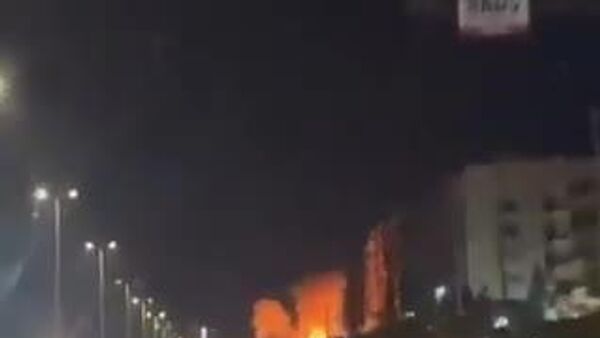 💥🇱🇧 Израил Бейрутын нисэх онгоцны буудлын ойролцоох энгийн иргэний тээврийн хэрэгслийг онилов - Sputnik Монгол Улс