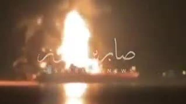 🚨🇮🇶 Иракийн хоёр дахь том боомтын ойролцоо газрын тос тээвэрлэгч хөлөг онгоц дэлбэрчээ - Sputnik Монгол Улс