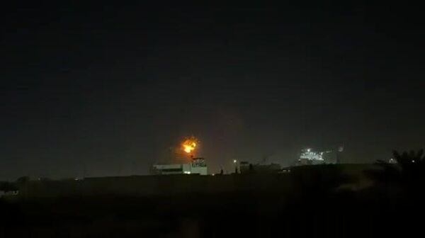 📹🇮🇶 Багдадын Ногоон бүс дэх Аль-Рашид зочид буудал руу нисгэгчгүй онгоц халджээ - Sputnik Монгол Улс