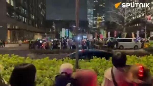 🚨🇯🇵 Токиод АНУ-ын Ираны эсрэг цэргийн ажиллагааг эсэргүүцсэн олон нийтийн жагсаал болов - Sputnik Монгол Улс