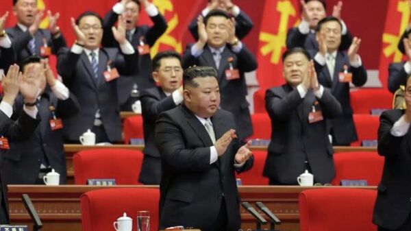 Хойд Солонгосын парламент Ким Жон Ун-ыг “Төрийн хэргийн ерөнхийлөгч” буюу улсын тэргүүнээр дахин томиллоо Хойд Солонгосын парламент Ким Жон Ун-ыг “Төрийн хэргийн ерөнхийлөгч” буюу улсын тэргүүнээр дахин томиллоо - Sputnik Монгол Улс