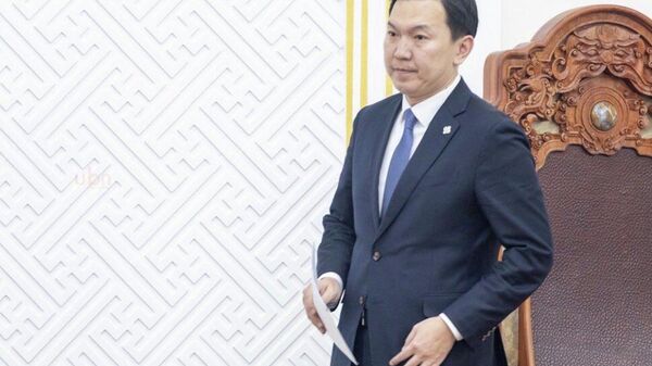 Монгол Улсын 35 дахь Ерөнхий сайдаар Ням-Осорын Учрал томилогдсон нь УИХ-ын чуулганы хуралдаанаар гишүүдийн олонхийн дэмжлэг авснаар албажлаа Монгол Улсын 35 дахь Ерөнхий сайдаар Ням-Осорын Учрал томилогдсон нь УИХ-ын чуулганы хуралдаанаар гишүүдийн олонхийн дэмжлэг авснаар албажлаа - Sputnik Монгол Улс