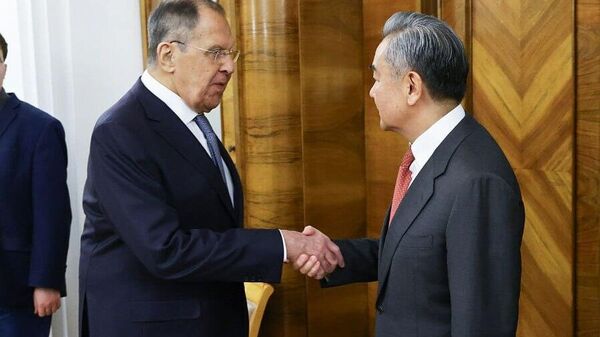 🚨🇷🇺🇨🇳 Орос, Хятадын Гадаад хэргийн сайд нар Ираны дайны асуудлаар хэлэлцлээ - Sputnik Монгол Улс