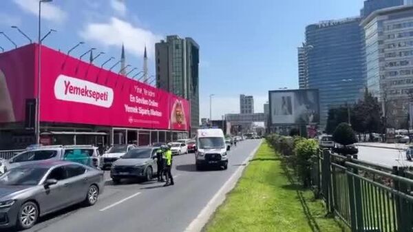 Израилийн Ерөнхий консулын газрын орчмын плазануудыг цагдаа нар бүсэлж, барилгууд руу нэвтрэх хөдөлгөөнийг хаасан байна - Sputnik Монгол Улс