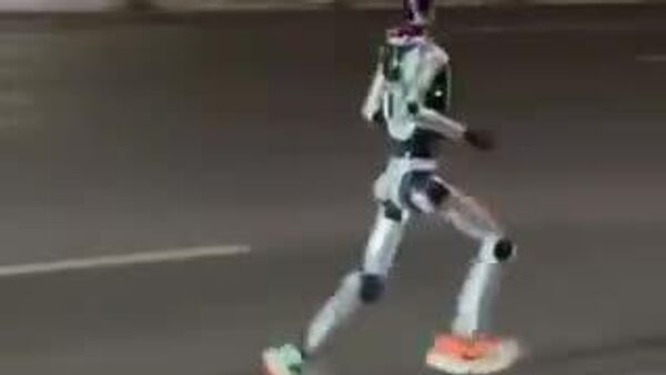 🤖 Дөрөвдүгээр сарын 19-нд Бээжин хотод хүн төрөлхтөн болон хүн дүрст роботуудын хооронд түүхэн холын зайн гүйлтийн тэмцээн болно - Sputnik Монгол Улс