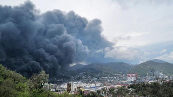 🚨 Украины довтолгоонд өртсөн нефть боловсруулах үйлдвэрийн тос экспортод зориулагдсан байсан — Кремль - Sputnik Монгол Улс