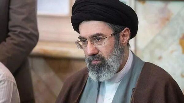 🚨🇮🇷 Иран улс Ормузын хоолой-г өөрөө хянана; гадаадынханд энд зай байхгүй — зөвхөн далайн ёроолд л байж болно: Дээд удирдагч Можтаба Хаменеи - Sputnik Монгол Улс