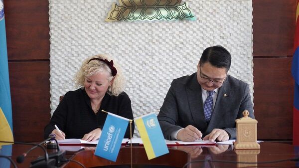 🇲🇳 НҮБ-ын Хүүхдийн Сан болон Дундговь аймаг хооронд Хамтын ажиллагааны санамж бичиг байгууллаа - Sputnik Монгол Улс