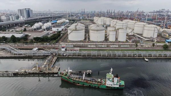 🛢 Ираны мөргөлдөөн дэлхийн газрын тосны нийлүүлэлтийг тасалдуулж, нөөцийг шавхаж байна - Sputnik Монгол Улс