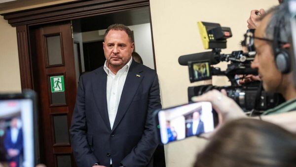 💵 Зеленскийн Тамгын газрын дарга асан Ермакийг мөнгө угаасан хэрэгт буруутган 60 хоног цагдан хорих шийдвэр гарчээ - Sputnik Монгол Улс