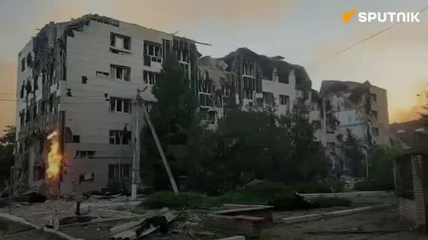 ❗️Украины Зэвсэгт хүчний Луганск Ард Улсын коллеж, дотуур байранд шөнийн цагаар цохилт өгсний дараах байдал: - Sputnik Монгол Улс