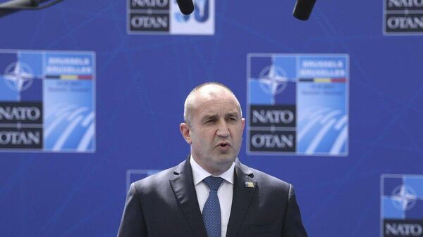 Болгарын Ерөнхийлөгч: Европ Украин дахь бодлогоо өөрчлөх шаардлагатай - Sputnik Монгол Улс