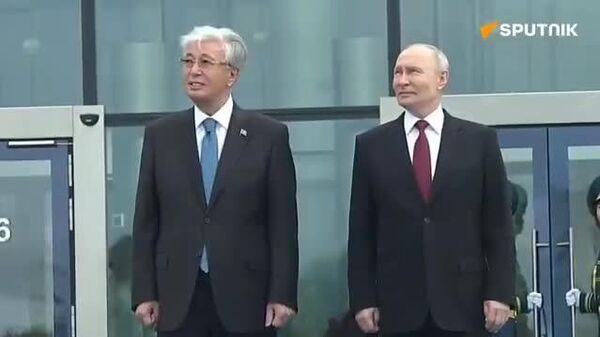 🚨🇷🇺🇰🇿 ОХУ-ын Ерөнхийлөгч Владимир Путин Казахстаны төрийн тэргүүн Касым-Жомарт Токаевтай хэлэлцээ хийхээр, Астана хот дахь Тусгаар тогтнолын ордонд хүрэлцэн ирлээ - Sputnik Монгол Улс