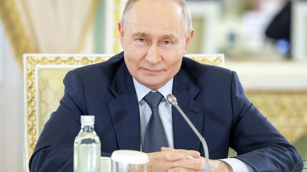 🇷🇺 Олон улсын мэдээллийн агентлагуудын удирдлагуудтай хийсэн уулзалтын үеэр Владимир Путины хэлсэн гол мэдэгдлүүд: - Sputnik Монгол Улс