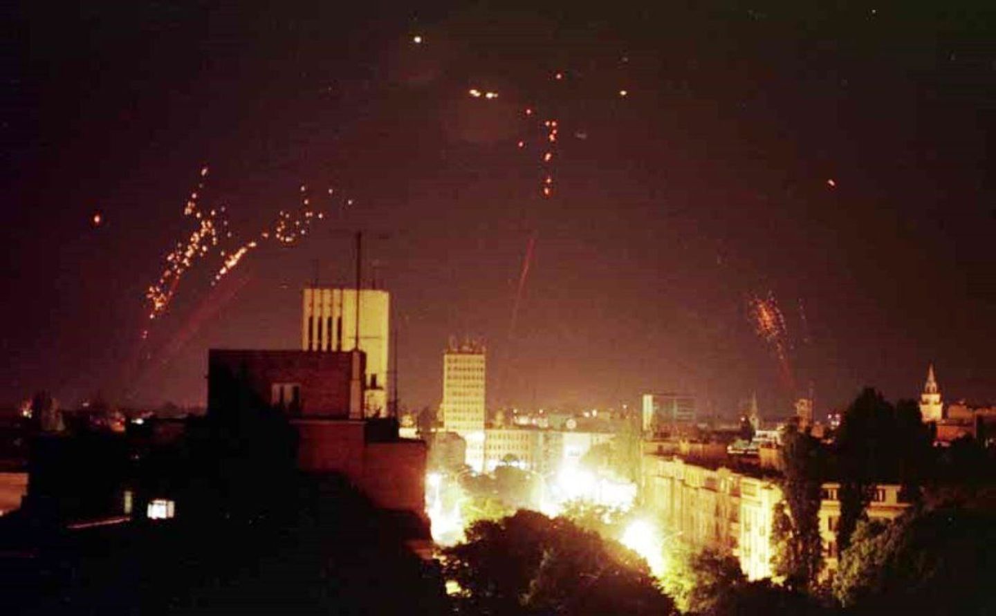 Les Serbes accouchaient sous les bombes de l’Otan Les Serbes accouchaient sous les bombes de l’Otan - Sputnik Монгол Улс