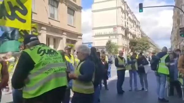 🇨🇵 Францын төмөр замын ажилчдын тал хувь нь ажил хаялт зарлаж, цалингаа нэмэгдүүлэхийг шаардаж байна - Sputnik Монгол Улс
