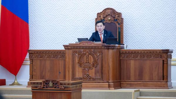 Тэтгэврийн шинэчлэлийн хуулийг яаралтай горимоор хэлэлцэнэ - Sputnik Монгол Улс