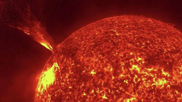 ☀️ Наран дээр хамгийн хүчтэй ангиллын дэлбэрэлт болж болзошгүйг эрдэмтэд анхааруулав - Sputnik Монгол Улс