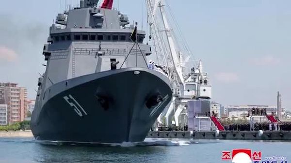 🚨🇰🇵 Ким Жон Ун цөмийн болон пуужингийн зэвсэг тээх чадалтай шинэ устгагч хөлөг онгоц ашиглалтад орсныг сайшаав - Sputnik Монгол Улс