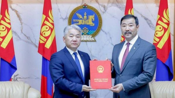 Уул уурхайн зарим төслүүдийг эдийн засгийн эргэлтэд оруулах тухай УИХ-ын тогтоолын төслийг өргөн мэдүүлэв - Sputnik Монгол Улс