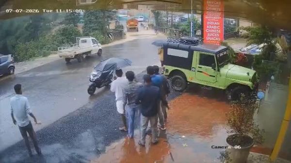 🚨🇮🇳 Энэтхэгийн Керала мужийн Вайанад туннелийн барилгын талбайд хөрсний гулгалтын улмаас гурван хүн нас барж, хэд хэдэн хүн гацсан байна - Sputnik Монгол Улс