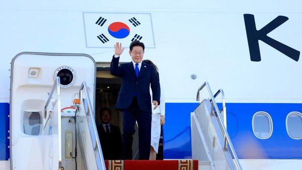 🇲🇳🇰🇷 Монгол Улсын Ерөнхийлөгч Ухнаагийн Хүрэлсүхийн урилгаар Бүгд Найрамдах Солонгос Улсын Ерөнхийлөгч И Жэ Мён 7 дугаар сарын 09-11-ний өдрүүдэд төрийн айлчлал хийхээр хүрэлцэн ирлээ - Sputnik Монгол Улс