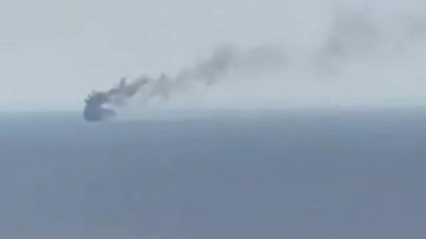 🚨💥 Оросын цохилтын дараа Одессын шатахуун тээвэрлэгч танкер шатжээ - Sputnik Монгол Улс